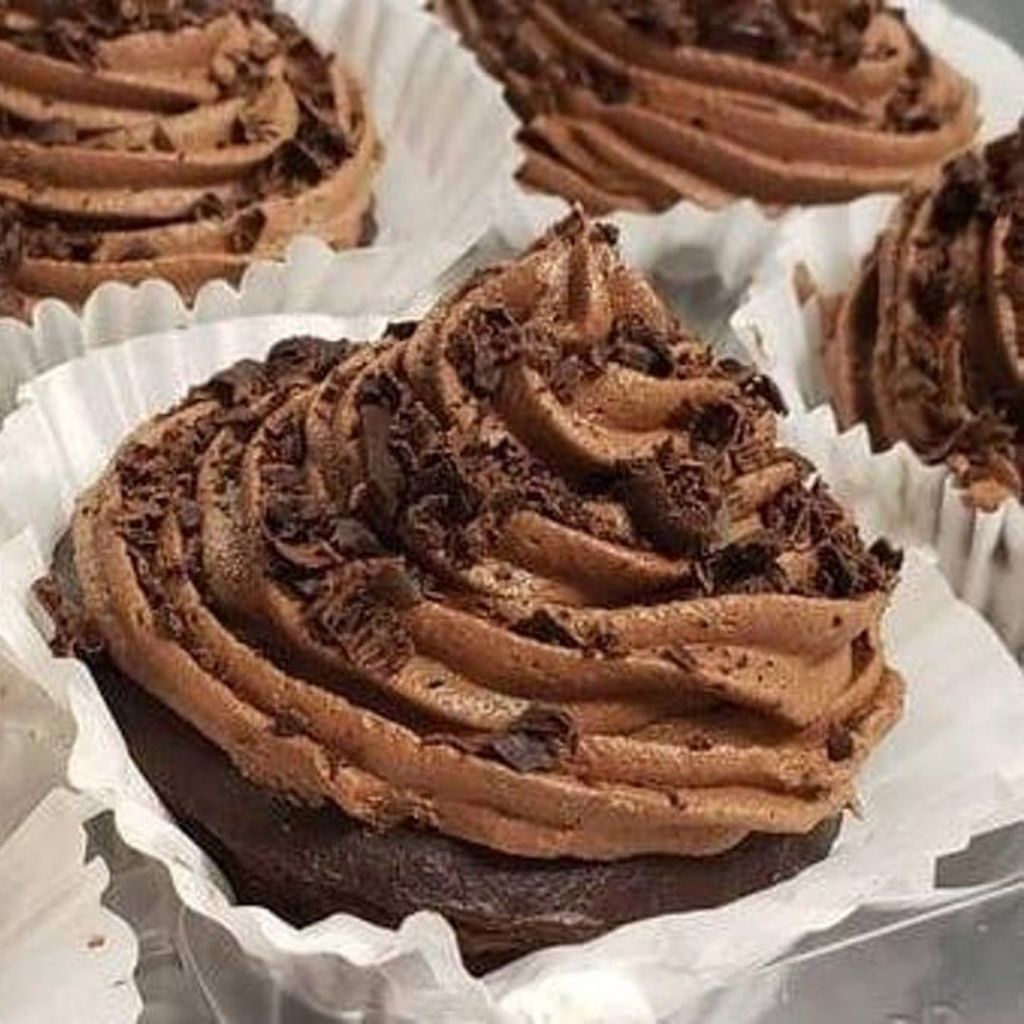 Keto Chocolate Cupcakes